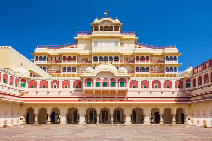 india-jaipur-top-attractions-city-palace